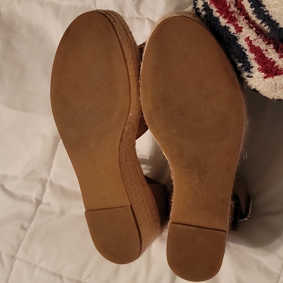 Sandals - Picture 3 of 4